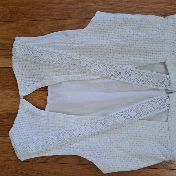 J.O.A. LA Women's Small White Eyelet Romper Shorts Embroidered Cut Out Back - Picture 11 of 12